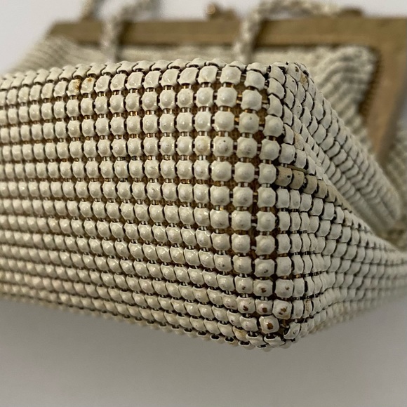 Whiting and Davis Metal Mesh Kiss Lock Bag in Ivory - Picture 4 of 14
